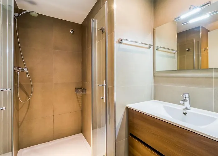 Hauzify I Edelweiss Apartman *